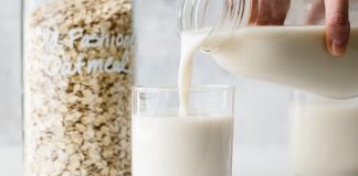 У США відтворили вівсяне молоко за старовинним рецептом та зробили його органічним