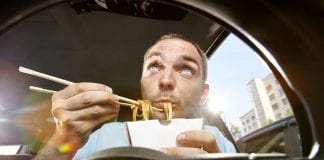 Власники Chrysler, Dodge, Jeep та Ram замовлятимуть їжу за кермом у кілька кліків