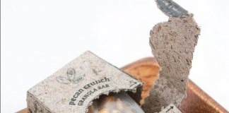 Листопак. З листя ананасів розробили упаковку, що проростає