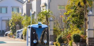 Кур’єр на батарейці. Доставка роботами та дронами зростатиме на 30% щороку