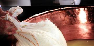 Мохіто із моцарели. Відходи сироваріння переробили на 80-градусний спирт