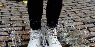 Чоботи за 15 чашок кави: з відпрацьованої кавової гущі створили взуття