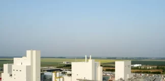 Астронавт відкрив у канадських преріях найбільший завод з виробництва горохового протеїну