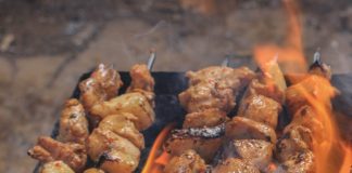 Стартап створив молекулярну курятину з води, квасолі, трав та овочів. Вона містить все, що є у м’ясі