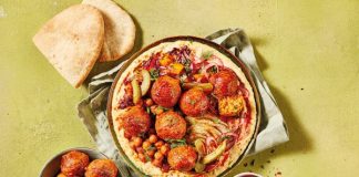 Карамелізована цибуля замість бекону: британська мережа супермаркетів дебютувала з 50 веганськими продуктами