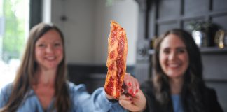 Засновник ChatGPT інвестує у виробництво лабораторного бекону з молекули РНК