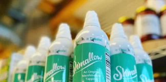 Водій вантажівки створив зефір у аерозольному балончику