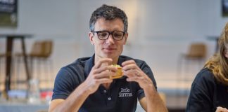 На батьківщині лабораторного м’яса дозволили дегустувати їжу з пробірки