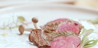 Компанія Ді Капріо везе вирощенні в лабораторії стейки до європейських ресторанів