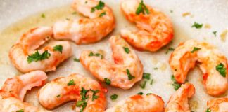 Смачні і соковиті креветки тепер штампують із крохмалю, ламінарії та пшениці