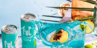 Стартап випускає блакитні напої з водоростями, якими харчуються астронавти