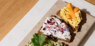 Німці створили сир із дріжджів, який продаватимуть супермаркети, які є і в Україні