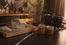 Українці спекли найдорожчий хліб у світі. Скуштувати можна до 5 листопада