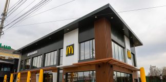 McDonald’s реконструював найбільший ресторан в Україні. Тепер він з ліфтом.